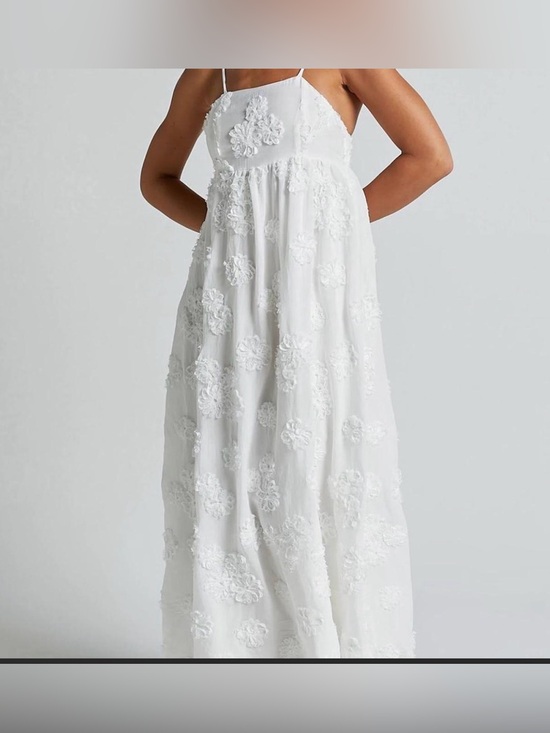Amazon Dresses & Skirts - NWT Amazon White Floral Maxi Dress
